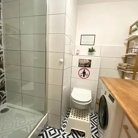 Lemuria Szkolna Centrum * Legnica