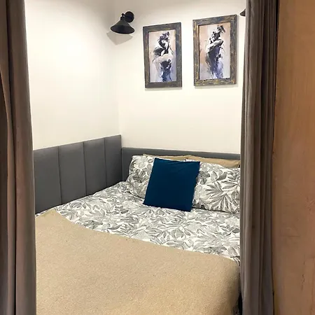 Lemuria Szkolna Centrum Lägenhet Legnica